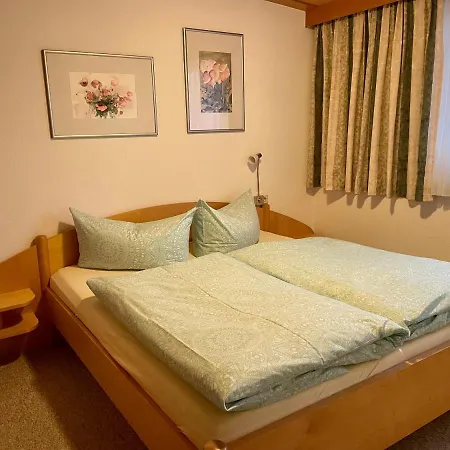 Martha'S Alpine Apartment *